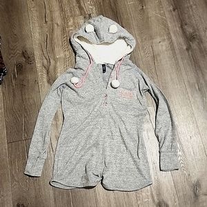 Super-cute hooded Romper XOXO